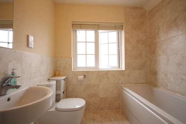  Image of 3 bedroom Detached house to rent in Ouzel Chase Bracknell RG12 at Ouzel Chase  Bracknell, RG12 8DU