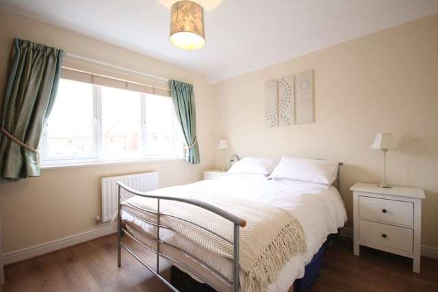  Image of 3 bedroom Detached house to rent in Ouzel Chase Bracknell RG12 at Ouzel Chase  Bracknell, RG12 8DU