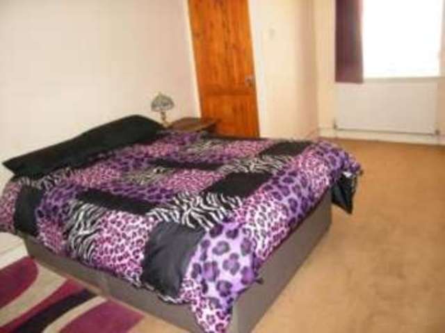  Image of 1 bedroom Flat for sale in Oxford Way Heaton Norris Stockport SK4 at Stockport Heaton Norris Heaton Moor, SK4 1JR