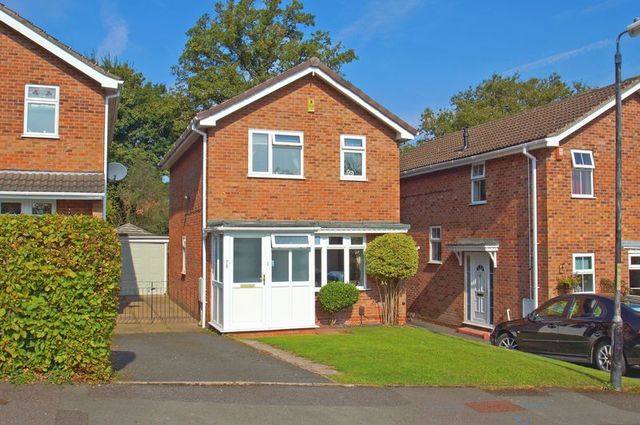  Image of 3 bedroom Detached house to rent in Paddock Lane Redditch B98 at Paddock Lane Oakenshaw Redditch, B98 7XT
