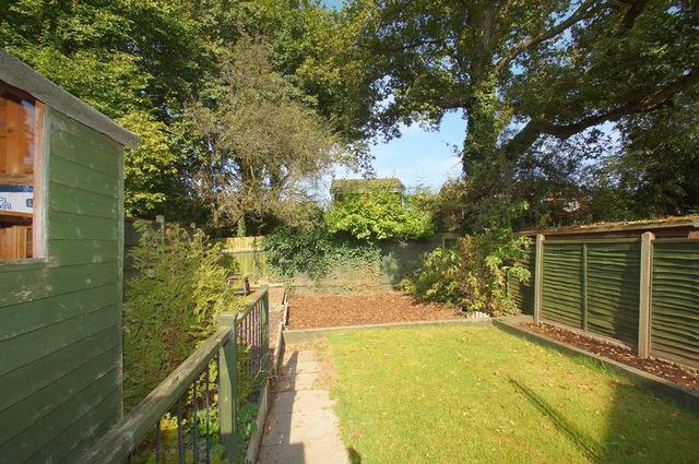  Image of 3 bedroom Detached house to rent in Paddock Lane Redditch B98 at Paddock Lane Oakenshaw Redditch, B98 7XT