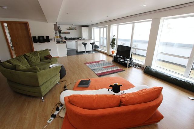  Image of 2 bedroom Flat for sale in Portland Street Southampton SO14 at Portland Street City Centre Southampton, SO14 7BH