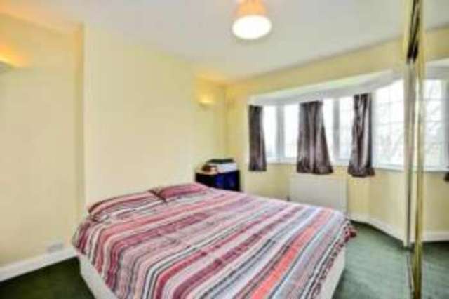  Image of 2 bedroom Maisonette for sale in Ditton Lawn Portsmouth Road Thames Ditton KT7 at Portsmouth Road Thames Ditton Thames Ditton, KT7 0EN