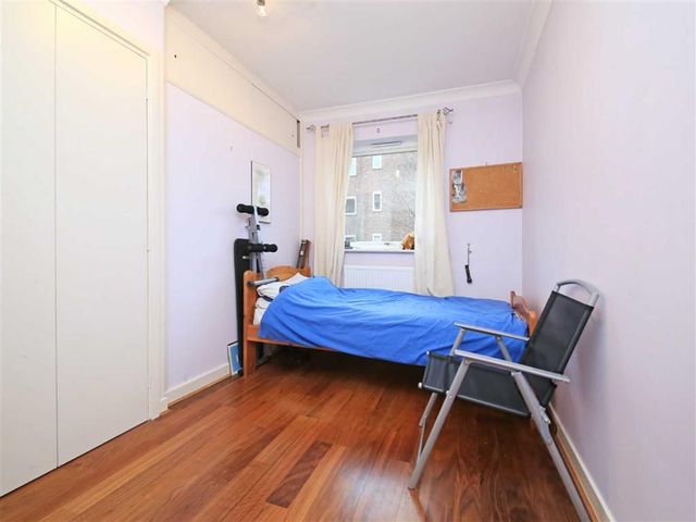  Image of 2 bedroom Flat to rent in Lincoln Road Enfield EN1 at Pottersfield Bush Hill Park Bush Hill Park, EN1 2DF