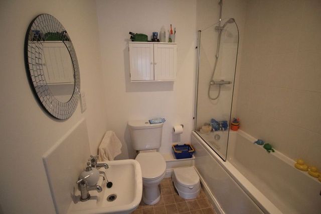  Image of 3 bedroom Semi-Detached house for sale in Primrose Gardens Blaydon-on-Tyne NE21 at Primrose Gardens  Ryton, NE21 4NU
