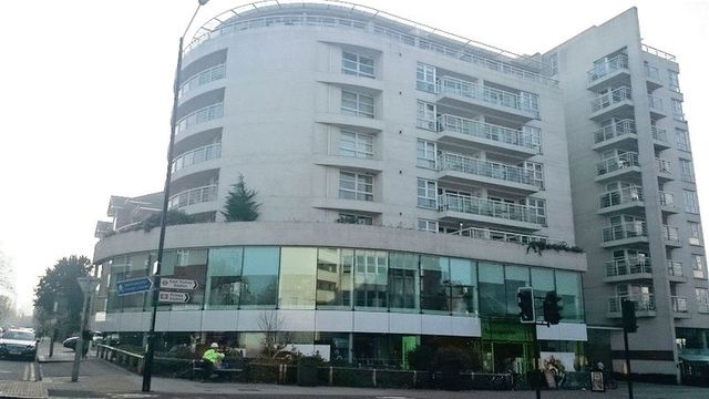  Image of 2 bedroom Flat to rent in Upper Richmond Road London SW15 at Upper Richmond Road  Putney, SW15 2SR