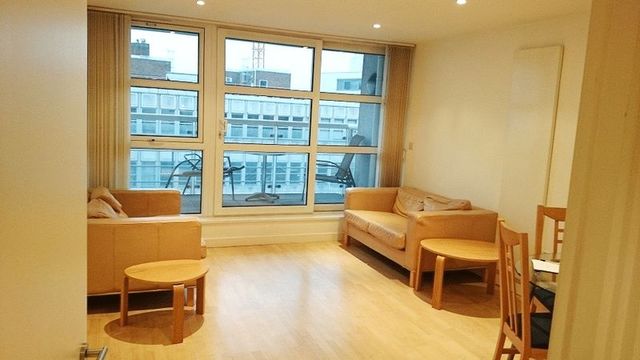  Image of 2 bedroom Flat to rent in Upper Richmond Road London SW15 at Upper Richmond Road  Putney, SW15 2SR