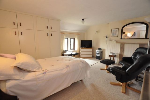  Image of 3 bedroom Cottage for sale in Quarry Road Hollington Stoke-on-Trent ST10 at Quarry Road Hollington Hollington, ST10 4HP