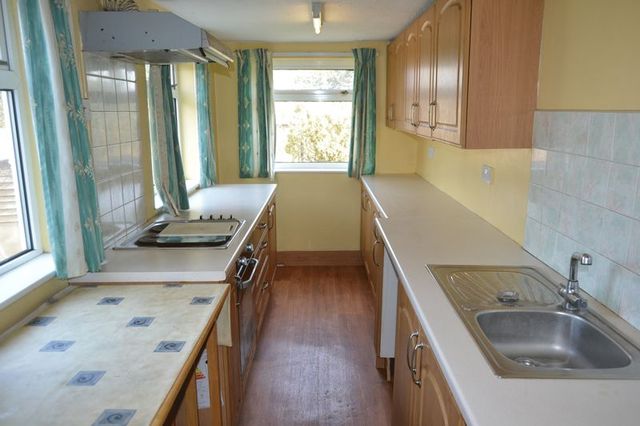  Image of 3 bedroom Semi-Detached house for sale in Queen Elizabeth Avenue South Ferriby Barton-upon-Humber DN18 at Queen Elizabeth Avenue South Ferriby South Ferriby, DN18 6HJ