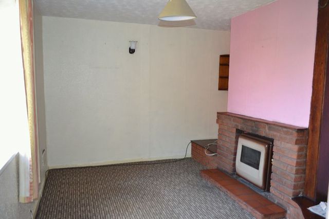  Image of 3 bedroom Semi-Detached house for sale in Queen Elizabeth Avenue South Ferriby Barton-upon-Humber DN18 at Queen Elizabeth Avenue South Ferriby South Ferriby, DN18 6HJ
