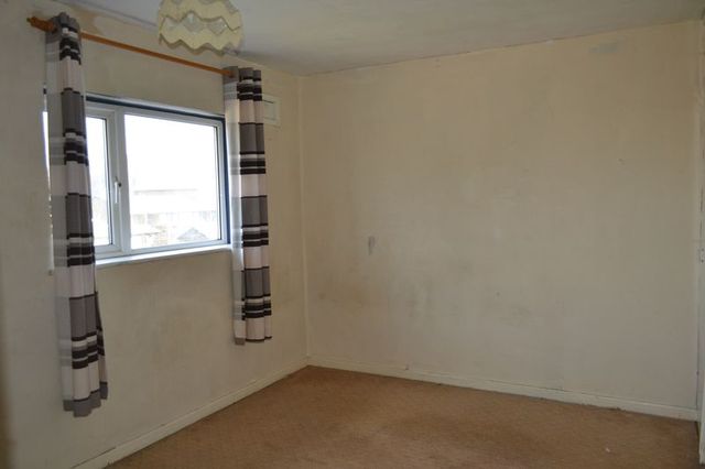  Image of 3 bedroom Semi-Detached house for sale in Queen Elizabeth Avenue South Ferriby Barton-upon-Humber DN18 at Queen Elizabeth Avenue South Ferriby South Ferriby, DN18 6HJ