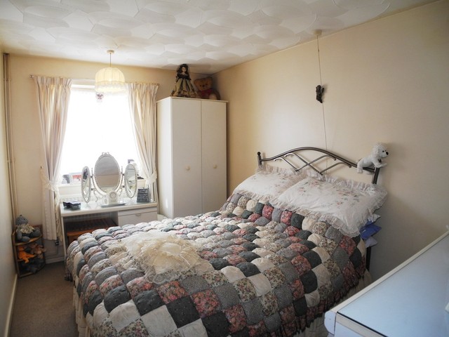  Image of 2 bedroom Detached house for sale in Queen Elizabeth Drive Beccles NR34 at Queen Elizabeth Drive  Beccles, NR34 9LP