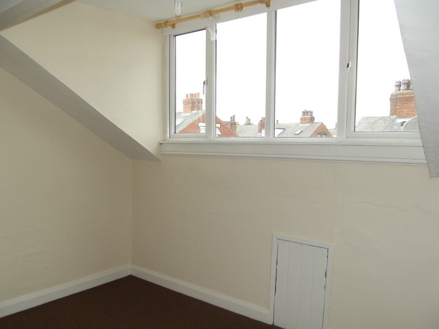  Image of 4 bedroom End of Terrace to rent in Recreation Street Leeds LS11 at Recreation Street Holbeck Leeds, LS11 0AR
