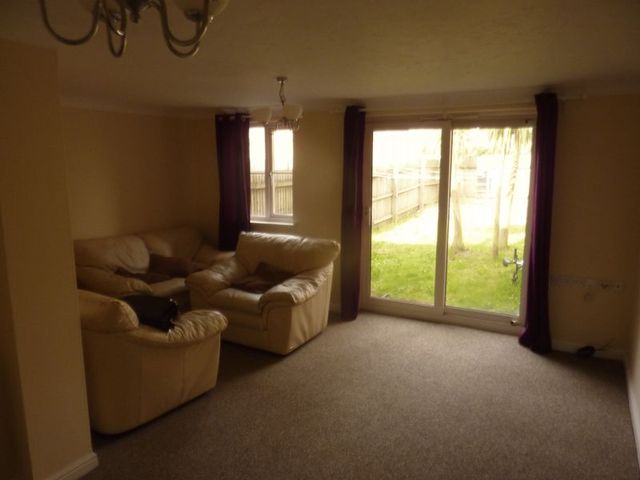  Image of 3 bedroom Terraced house to rent in Redbourne Drive London SE28 at Redbourne Drive Thamesmead London, SE28 8QF