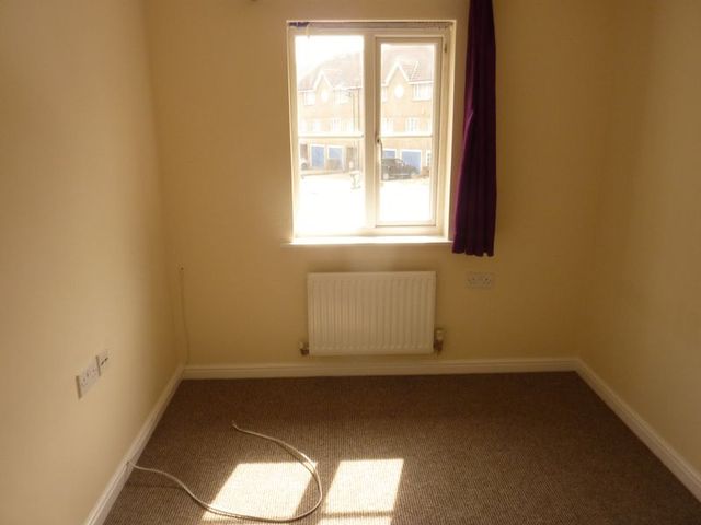  Image of 3 bedroom Terraced house to rent in Redbourne Drive London SE28 at Redbourne Drive Thamesmead London, SE28 8QF