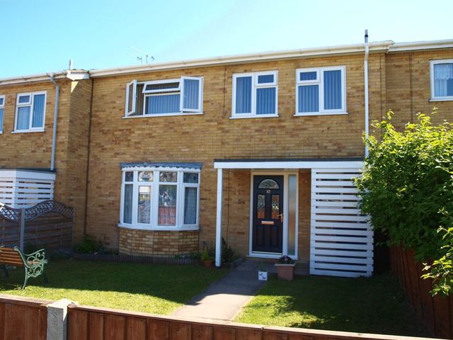  Image of 4 bedroom Detached house for sale in Redisham Close Lowestoft NR32 at Redisham Close  Lowestoft, NR32 4SS