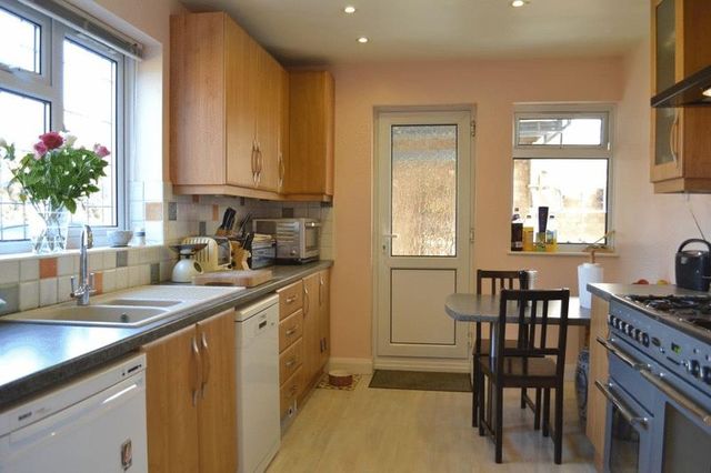  Image of 5 bedroom Detached house for sale in Ridgeway Crescent Tonbridge TN10 at Ridgeway Crescent  Tonbridge, TN10 4NR
