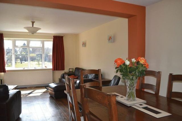  Image of 5 bedroom Detached house for sale in Ridgeway Crescent Tonbridge TN10 at Ridgeway Crescent  Tonbridge, TN10 4NR