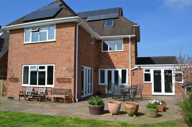 Image of 5 bedroom Detached house for sale in Ridgeway Crescent Tonbridge TN10 at Ridgeway Crescent  Tonbridge, TN10 4NR