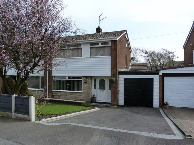  Image of 3 bedroom Semi-Detached house for sale in Rishworth Rise Shaw Oldham OL2 at Rishworth Rise Shaw Oldham, OL2 7PZ