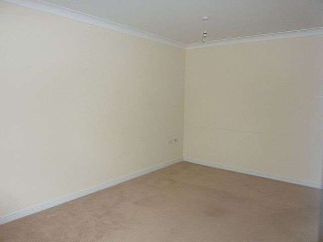  Image of 1 bedroom Flat for sale in Roche Close Rochford SS4 at Rocheforte House Roche Close Rochford, SS4 1PW
