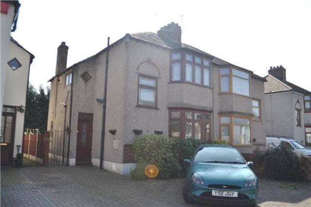  Image of 3 bedroom Semi-Detached house to rent in Lessington Avenue Romford RM7 at Rush Green, RM7 9EB