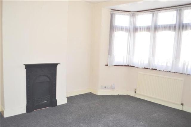  Image of 3 bedroom Semi-Detached house to rent in Lessington Avenue Romford RM7 at Rush Green, RM7 9EB