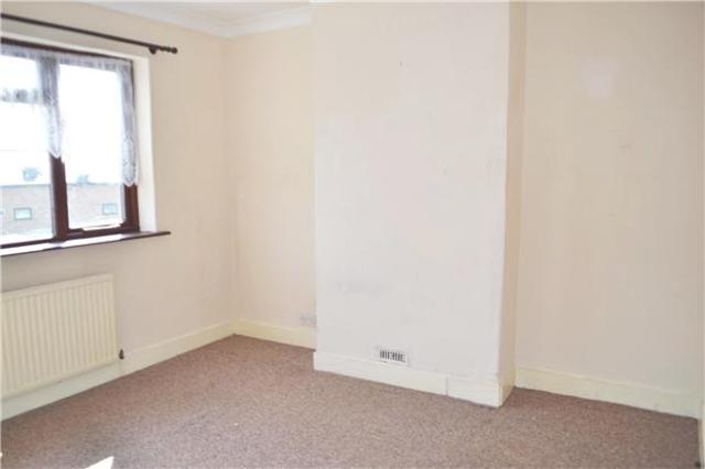  Image of 3 bedroom Semi-Detached house to rent in Lessington Avenue Romford RM7 at Rush Green, RM7 9EB