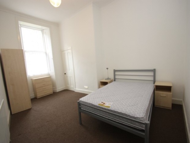  Image of 2 bedroom Flat to rent in Roseneath Place Edinburgh EH9 at Marchmont Edinburgh Edinburgh, EH9 1JB