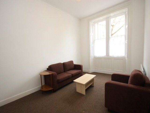  Image of 2 bedroom Flat to rent in Roseneath Place Edinburgh EH9 at Marchmont Edinburgh Edinburgh, EH9 1JB