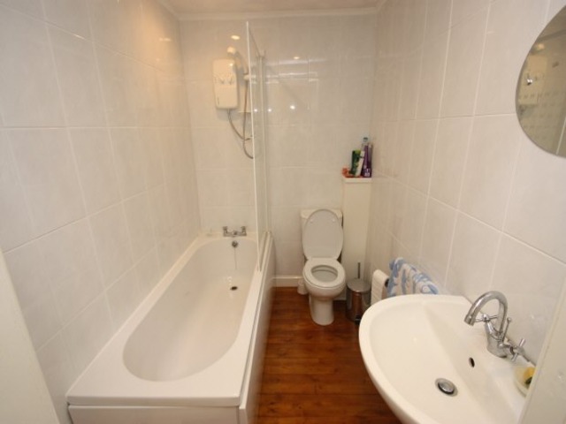  Image of 2 bedroom Flat to rent in Roseneath Place Edinburgh EH9 at Marchmont Edinburgh Edinburgh, EH9 1JB