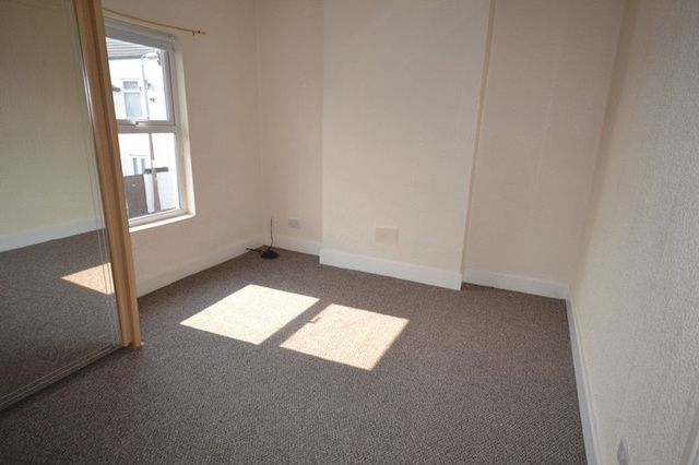  Image of 2 bedroom Terraced house to rent in Ross Street Widnes WA8 at Ross Street  Widnes, WA8 6JX
