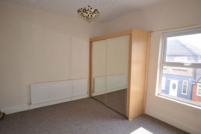 Image of 2 bedroom Terraced house to rent in Ross Street Widnes WA8 at Ross Street  Widnes, WA8 6JX