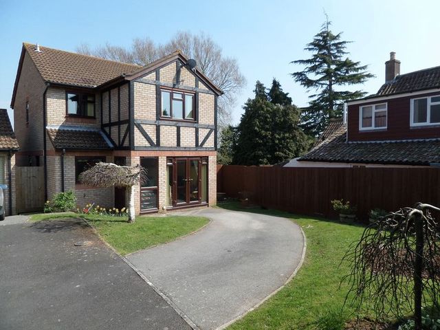  Image of 4 bedroom Detached house for sale in Rossendale Close Worle Weston-super-Mare BS22 at Rossendale Close  Weston-Super-Mare, BS22 9HA