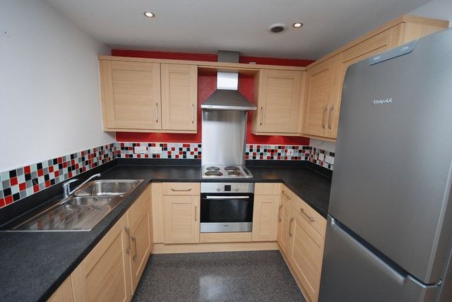  Image of 2 bedroom Flat to rent in Royal Troon Drive Wakefield WF1 at Royal Troon Drive Stanley Wakefield, WF1 4JJ