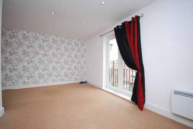  Image of 2 bedroom Flat to rent in Royal Troon Drive Wakefield WF1 at Royal Troon Drive Stanley Wakefield, WF1 4JJ