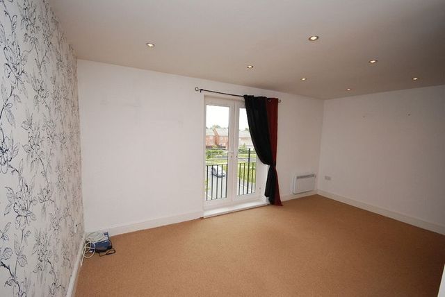  Image of 2 bedroom Flat to rent in Royal Troon Drive Wakefield WF1 at Royal Troon Drive Stanley Wakefield, WF1 4JJ