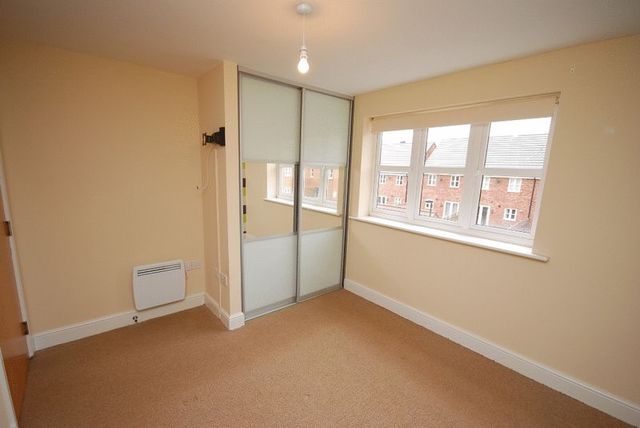  Image of 2 bedroom Flat to rent in Royal Troon Drive Wakefield WF1 at Royal Troon Drive Stanley Wakefield, WF1 4JJ