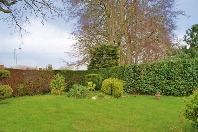  Image of 4 bedroom Detached house for sale in London Road Ruscombe Reading RG10 at London Road Ruscombe Reading, RG10 9HJ