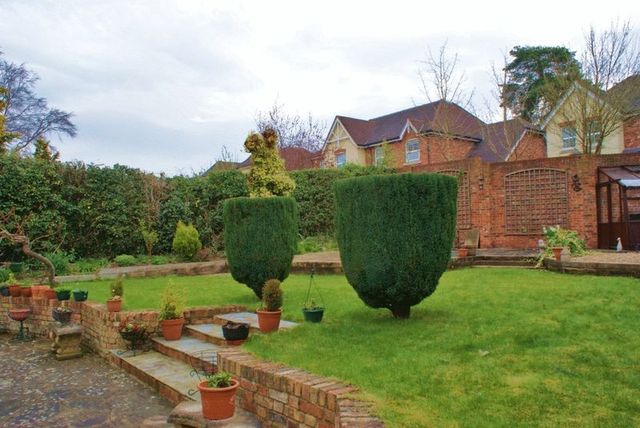  Image of 4 bedroom Detached house for sale in London Road Ruscombe Reading RG10 at London Road Ruscombe Reading, RG10 9HJ
