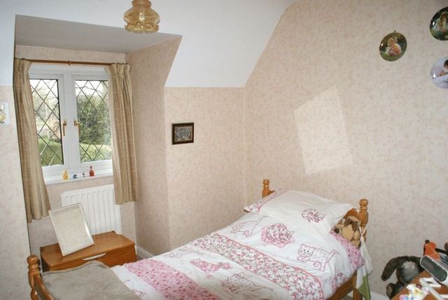  Image of 4 bedroom Detached house for sale in London Road Ruscombe Reading RG10 at London Road Ruscombe Reading, RG10 9HJ