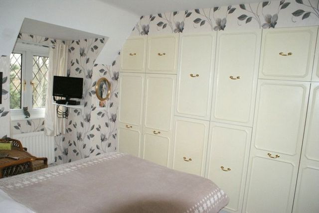  Image of 4 bedroom Detached house for sale in London Road Ruscombe Reading RG10 at London Road Ruscombe Reading, RG10 9HJ