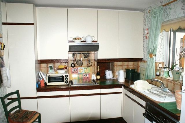  Image of 4 bedroom Detached house for sale in London Road Ruscombe Reading RG10 at London Road Ruscombe Reading, RG10 9HJ