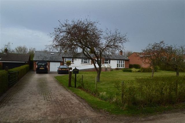  Image of 4 bedroom Detached house for sale in Rushcliffe Grove East Leake Loughborough LE12 at Rushcliffe Grove  East Leake, LE12 6JN