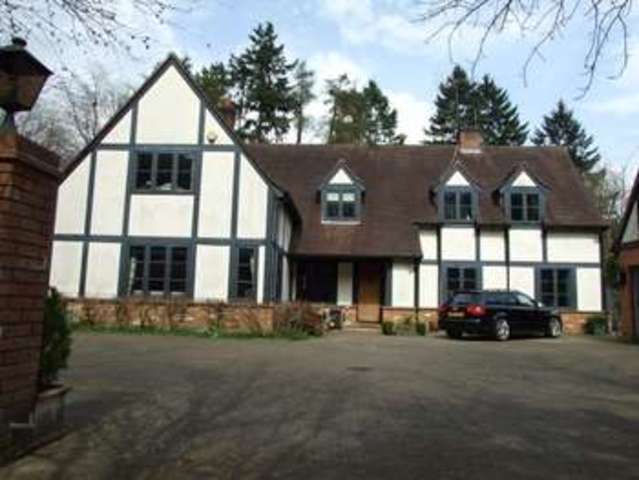  Image of 5 bedroom Detached house for sale in Long Bottom Lane Seer Green Beaconsfield HP9 at SEER GREEN, HP9 2UL