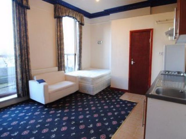  Image of Flat to rent in Shepherds Bush Road London W6 at Shepherds Bush Road  London, W6 7PD