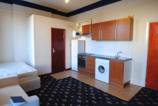  Image of Flat to rent in Shepherds Bush Road London W6 at Shepherds Bush Road  London, W6 7PD