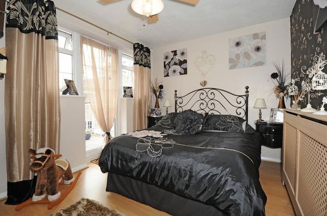  Image of 4 bedroom Detached house for sale in Sheridan Crescent Baughurst Tadley RG26 at Sheridan Crescent Baughurst Tadley, RG26 5HQ