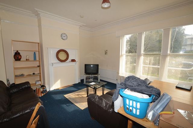  Image of 1 bedroom Property to rent in Ebberley Lawn Barnstaple EX32 at 9 Ebberley Lawn  Barnstaple, EX32 7DJ