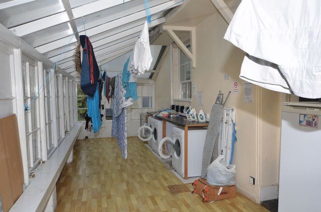  Image of 1 bedroom Property to rent in Ebberley Lawn Barnstaple EX32 at 9 Ebberley Lawn  Barnstaple, EX32 7DJ